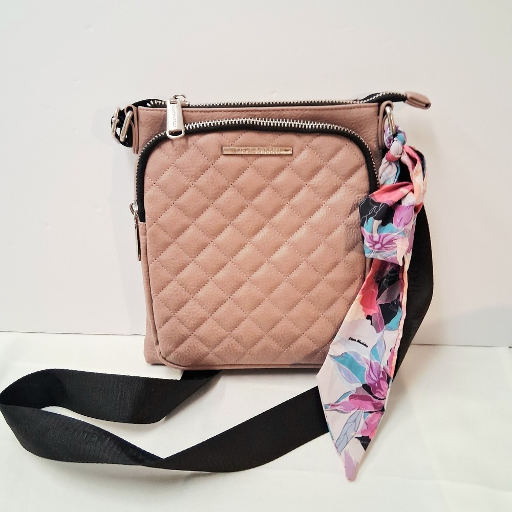 Steve Madden Soft Crossbody Bag Strap Pockets Mauve Purple Scarf Accent Quilted